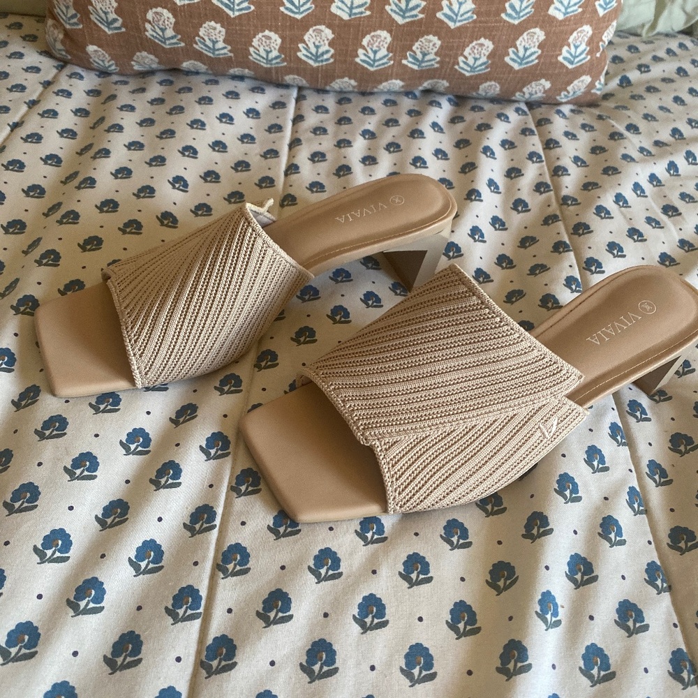 Vivaia Square toe slide heels